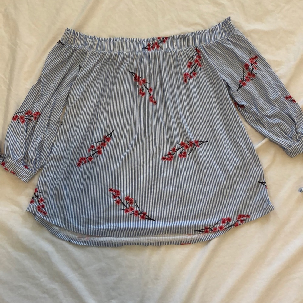 Olive+Oak Off the shoulder blouse